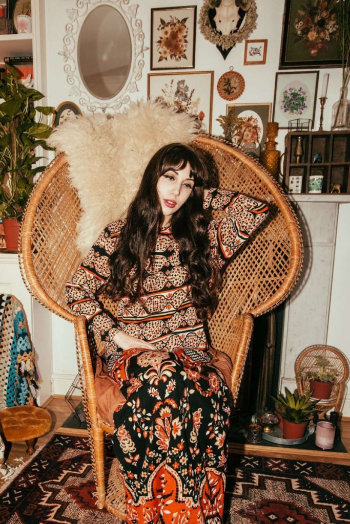 Check out the 10 best vintage stores online happy shopping 