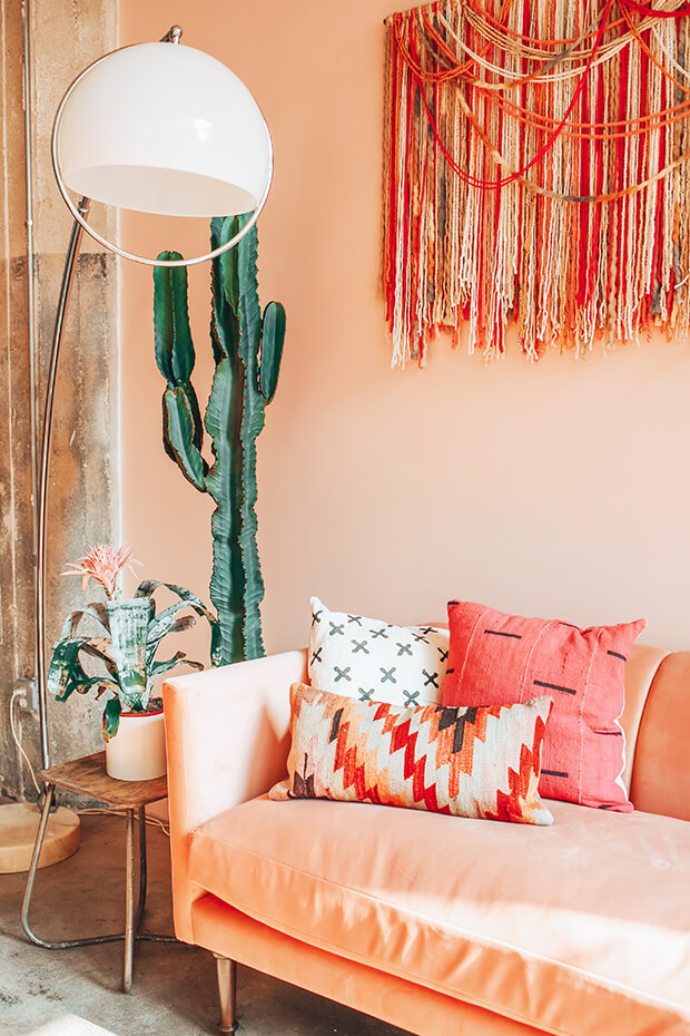 Bohemian room decor inspiration that makes you wish it was Springtime!