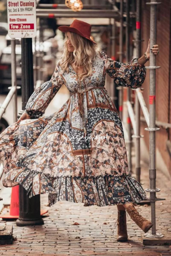 The ultimate boho autumn with this maxi dress by Outdazl.