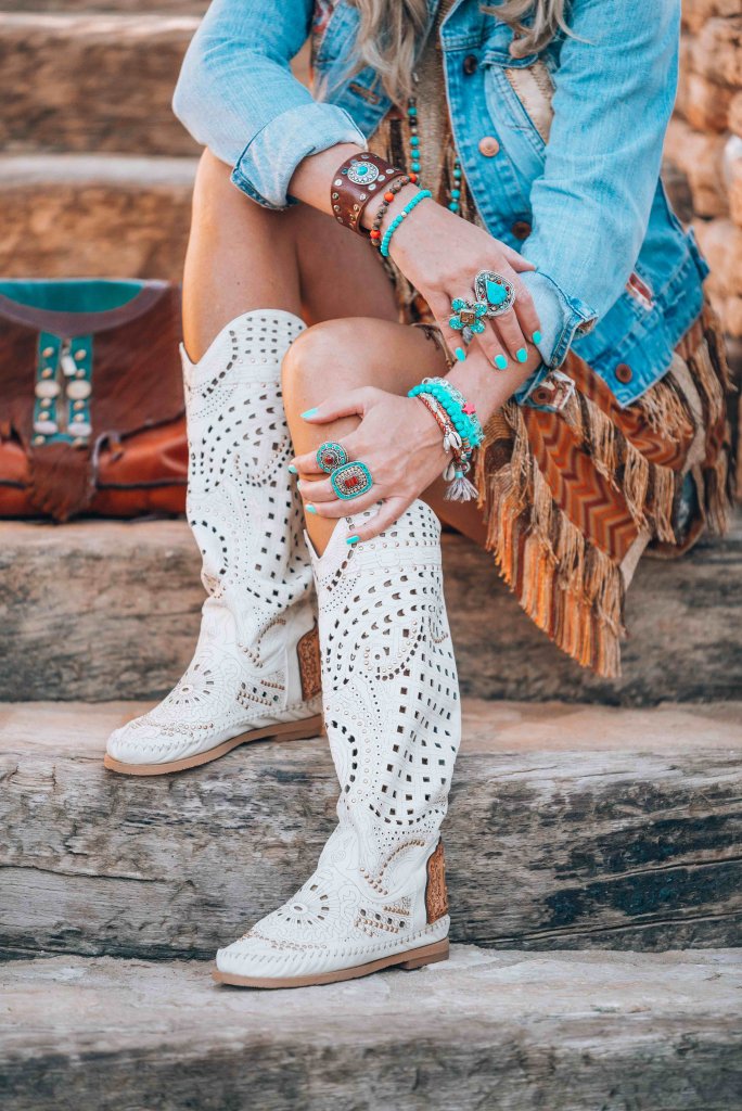 boho chic boots