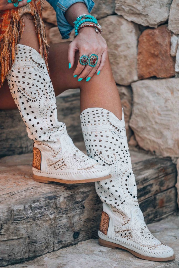 boho chic boots